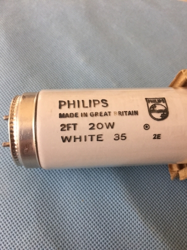 Philip 20 watt white
This came from my Thorn Invinceable fitting and this tube survive the beating
Of the smashed lantern
