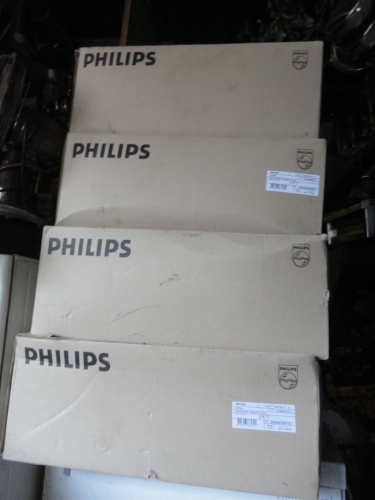 Boxes of Philips Mini for few bucks
Unused, French made lanterns
