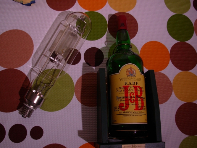 A rare Philips HPI-T 2kw or a J&B ???
