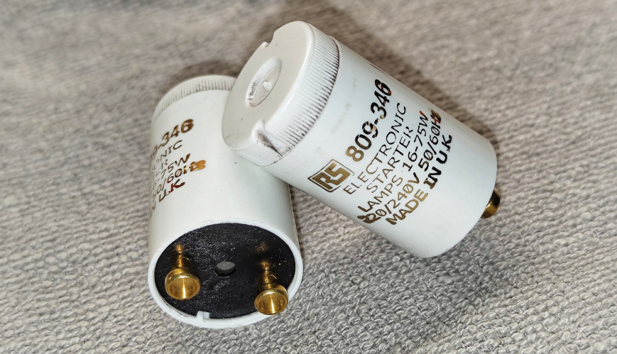 RS 809-346 Electronic Starters 16-75w
Found in the weeeeeeee skip at work. No idea who makes these? 
