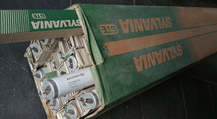 Sylvania GTE Daylight UK 75/85w 6ft Tubes

Full case bar one, all unused. UK daylight with a colour temperature of 4000/4300k, not the later 6500k thankfully!
