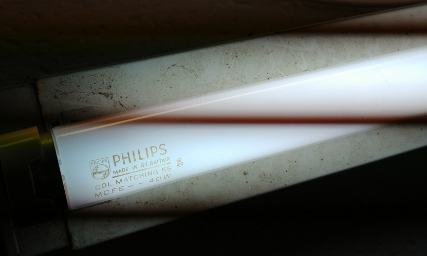 Philips 2' 40w Colour Matching 55 [10/1969]

One of Kev's tubes lit at the meet on 'the wall'. This is absolutely lush and must be very rare.
