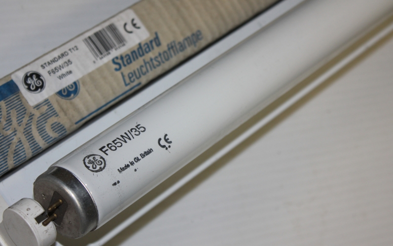 GB GE Standard 65w/35 5ft Tube
This was rescued from a lamp recycling bin, unused in original sleeve! Why throw away a brand new tube? 

