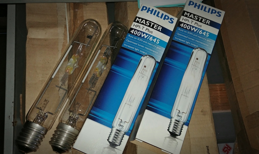 Philips Master 400w HPI-T Plus

Randomly these were in a (taped shut) box of 18w crappy Crompton tubes I bought recently. Don't know if these are any good or not? Date code 0A = January 2010
