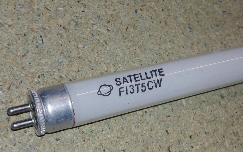 Satellite 13w T5 Cool White

No idea who makes this or where? I rescued it from a scrap caravan a while ago. This etch end is nice and clean but the other end is a bit sputtered from being in a crappy 12v fitting, it does work fine though and is nice & bright.
