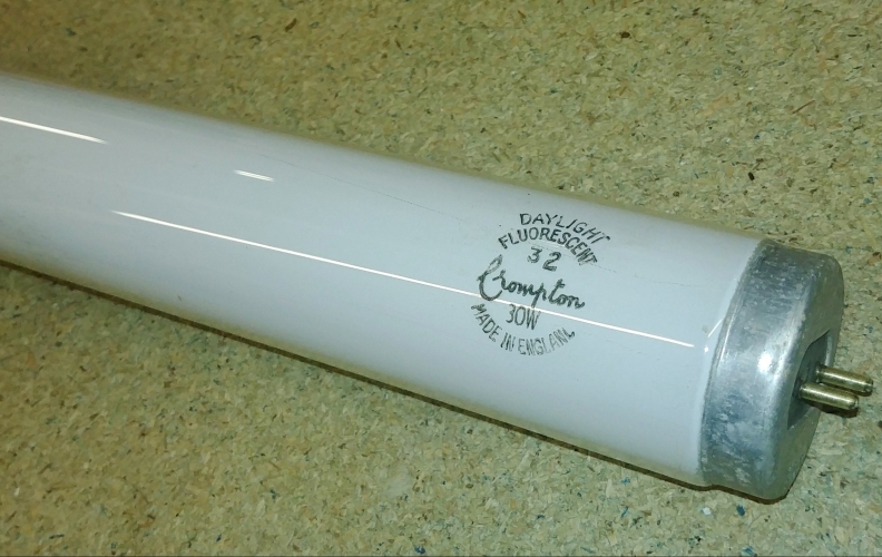 Crompton 30w T12 Daylight

Rare tube in a nice colour. I love this style of Crompton etch.
