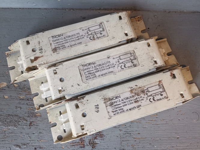 THORN 5ft & 6ft SRS Ballasts BNOS
These must be late models being CE marked and 'made in EC', unused
