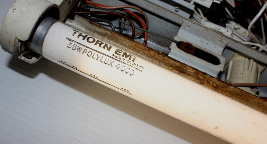 Thorn EMI Polylux 4000 58W Tube
Thorn Polylux 4000 58w 5ft tube

This is a Triphosphor Tube with a high CRI of 85 and 95lm/W output
Keywords: Thorn;Polylux