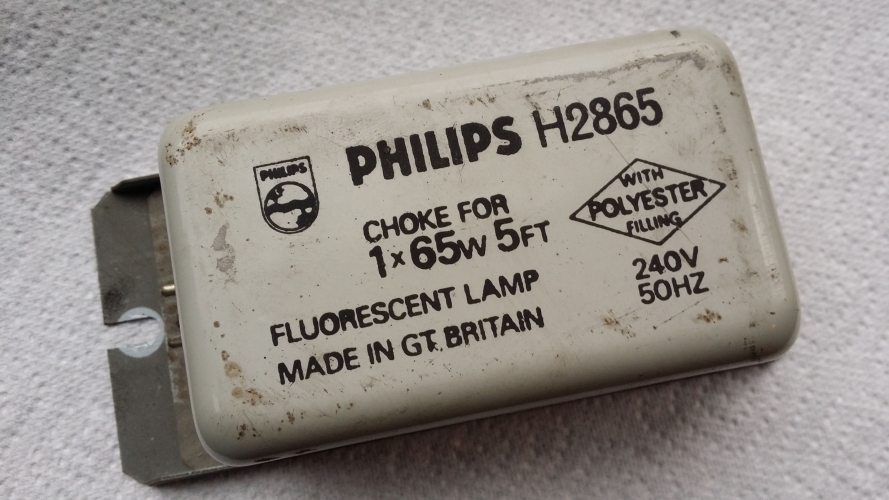 GB Philips H2865 65W Ballast (1971)
Philips 5ft 65w ballast, date code 1D = April 1971, this is my oldest ballast still in regular use.
Keywords: H2856;Philips;Ballast;Switch Start