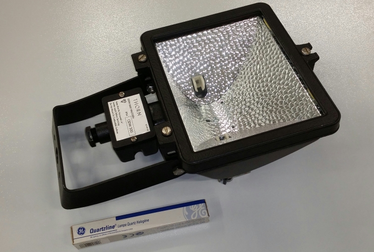 THORN ODW 500 Halogen Floodlightâ€‹
Found this recently, abandoned and forgotten about, brand new in box! Came with the Hungary GE Quartzline 500w lamp pictured. Seems a well made little fixture, it would look good with a 70w metal halide lamp and external control gear box
