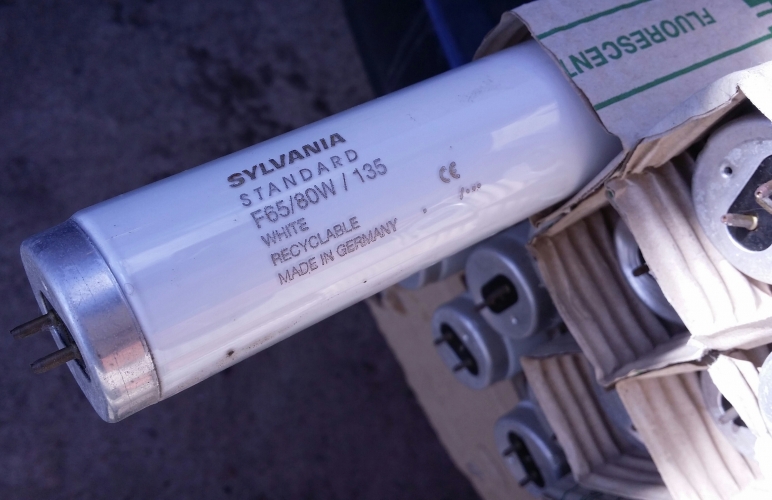 Sylvania Standard F65/80W/135 5' Tubes
Got a box of 20 of these today. I'm led to believe these aren't the finest of quality but they were cheap enough and local so can't complain!
