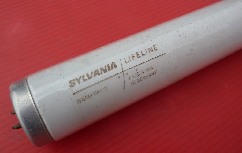 Sylvania Lifeline F125w/ww W.Germany
West German warm white 8 foot
