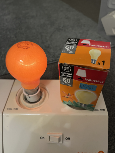 General Electric Parinsect
1000 Hours, 200 Lumens, Orange, 240 Volts, BC-B22, Code = A1
