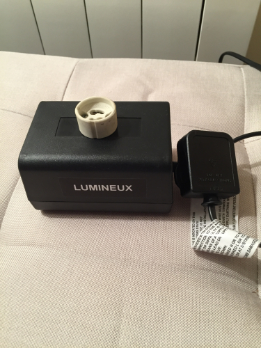 Lumineux GU10 Display Fitting
Handy for testing GU10 lamps, it has an on/off switch on the side
