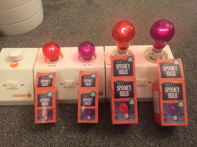 Spooky bulbs, Halloween
S.E.S. (E14) & BC (B22), Purple & Orange, 240 volt.
