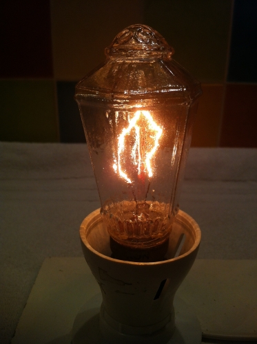 Lantern shaped bulb
200/250 volts
