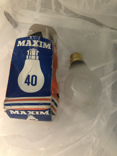 Maxim 40 Watt GLS
This lamp is made in Romania, the Maxim lamps with this packaging I remember were made in Poland.
