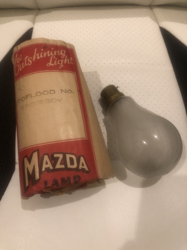 Mazda Photoflood No. 1
Lovely old packaging with this lamp.
