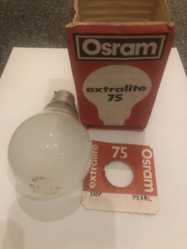 Osram Extralite
Code = 5UE? 240 Volt, England, Coiled Coil, BC-B22, Pearl
