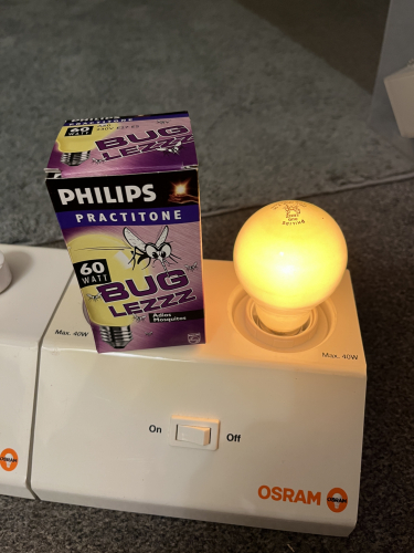 Philips Bug Lezzz
230 Volts, ES-E27, Holland, Yellow.
