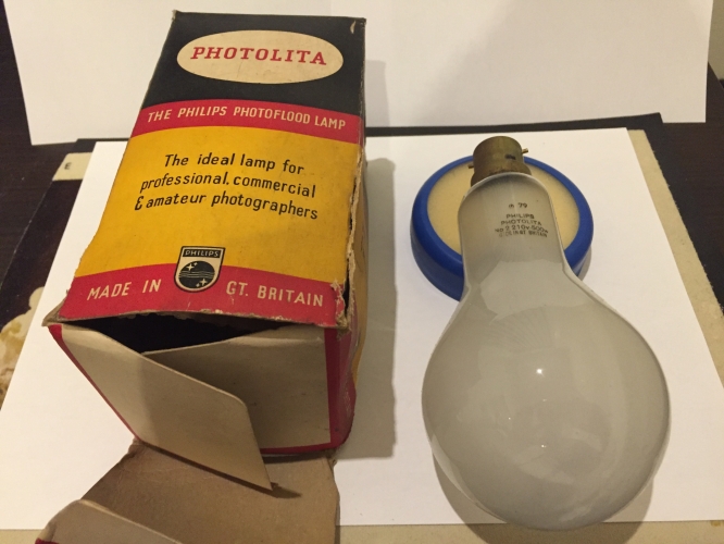 Philips Photolita No.2
210 Volts, over driven to give a bright light but reducing life so only to be used full power for short periods of time. (Would be even more over driven on 230/250 volts)
