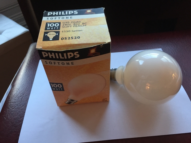 Philips Softone Soft Peach G95
Made in Holland, BC-B22, 240 Volts, 1150 Lumens.
