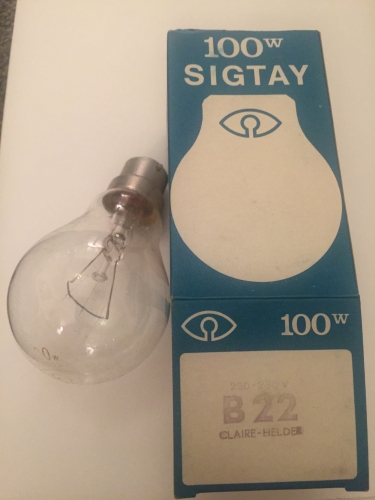 Sigtay 100 Watt Clear GLS
I've never heard of this brand before.
220-230 Volts.
