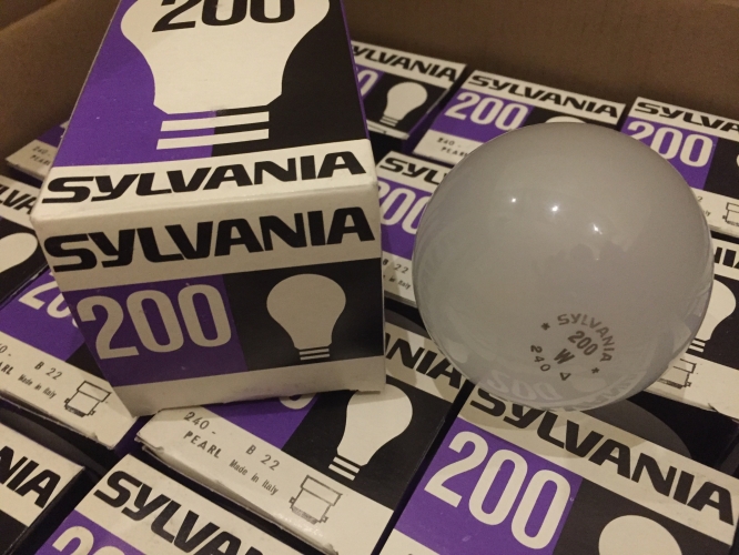 Sylvania 200 Watt GLS
Getting hard to find now so glad to get these to use in a lamp stand in the lounge (I will preserve a few). BC-B22, 240 Volts, Pearl, Italy.

