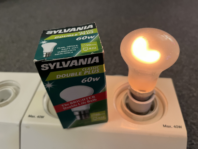 Sylvania Classic Double Plus
Another fine lamp from Lucas, France, 715 Lm, 2000 Hr.
