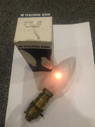 Thorn EMI 45mm Twisted Candle
Nice to see a pearl candle lamp as most are clear or opal. 240/250 Volt, Great Britain. Code = B4B?
