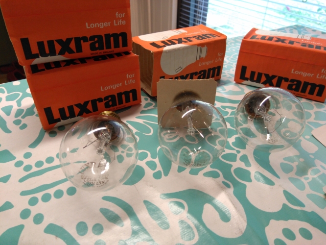 Luxram 75w 5000hrs long life
Came with a mixed batch of lamps. Mostly 75w but there were few 100 watters. Made in England. I don't know much about this manufacturer so I would appreciate more info about it.
Keywords: Luxram