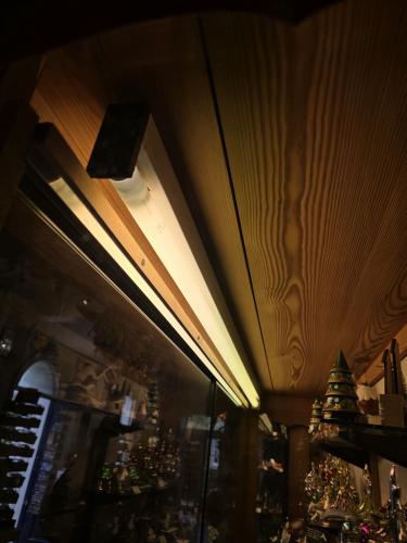 5ft Arrowslim in use at a gift shop
Spotted in a gift shop in Godshill, Isle of Wight this year!!! 
