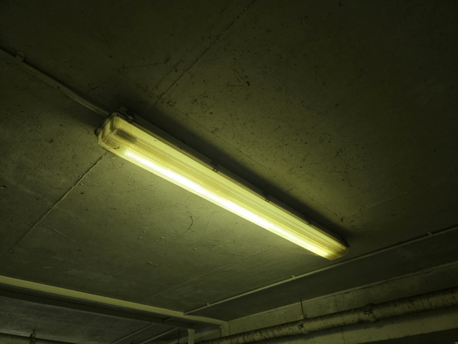 Crompton Tufflite 2 tube 
At the same car park in High Wycombe, Buckinghamshire 

Looks to have its EOL tube left inside too
