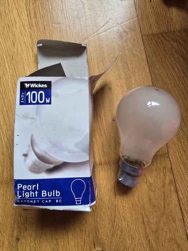 Wickes 100W pearl incandescent bulb 
Got this from the car boot sale on Saturday 

I got 60W versions but it is nice to have a 100W version too 
