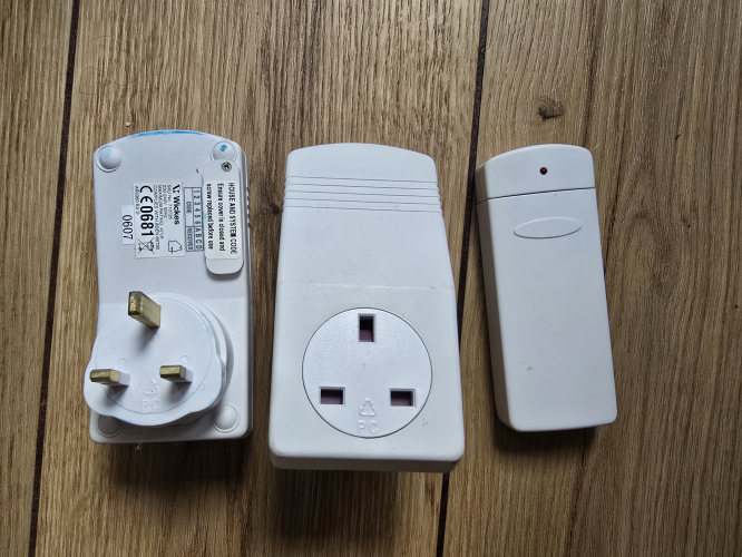 Wickes remote controlled sockets 
These are the remote controlled sockets that I plan to use one of them for the conservatory fluorescent fixtures 

Please see other post and any advice appreciated thanks 

