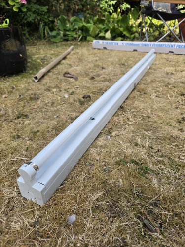 Tamlite TL 58 fluorescent fixture pic 2
Been after this Tamlite TL 58 fluorescent fixture which is a copy of the Tamlite fluorescent fixture in our utility room that was installed in 2004 - got this BNIB at the car boot sale this weekend Saturday 
