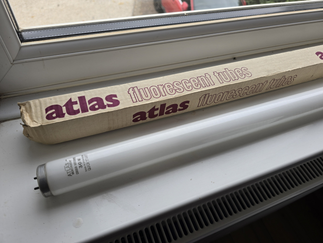 Atlas Northlight Daylight 30W T12 fluorescent tube
Was an eBay find 
