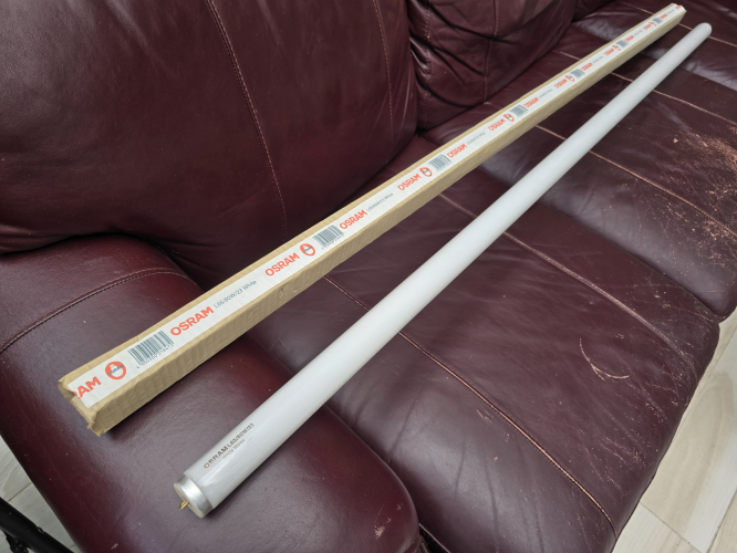 OSRAM 65W/80W White 5ft T12 fluorescent tube
From the seller in Cardiff. Got 2 or 3 of these and they are the same as the 40W ones 
