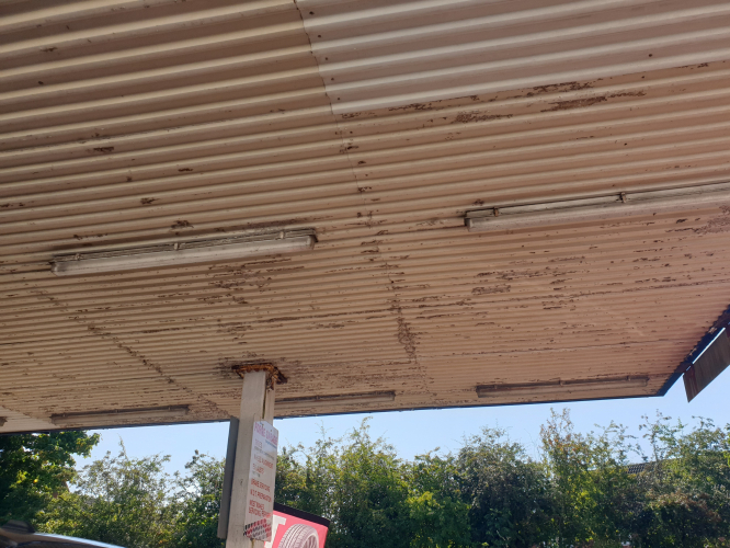 The Forge Garage fluorescent lighting (August 2022)
Taken back in August 2022 when I had to get my car aircon fixed at that garage

Unfortunately I didn't have a great experience as the owner wasn't very nice and basically charged me more than advertised than on their website!
