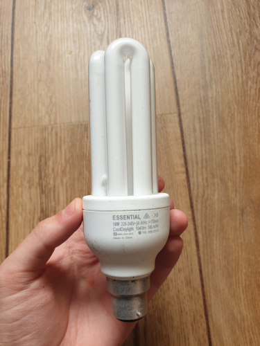 Philips Essential 18W Cool daylight CFL 
From car boot sale this weekend 
