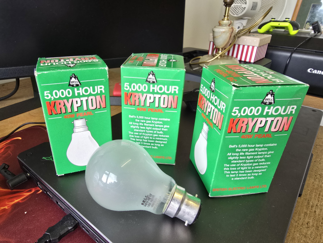 BELL Krypton 40W GLS bulbs 5000hr rated
From Ebay as car boot sale is coming to a close and wet September didn't help 


