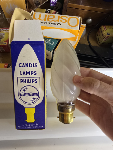 Mazda 60W twisted frosted (acid etched) candle bulb 
Was in the Philips packaging. Sadly this candle bulb happened to be EOL - shame I was rly looking forward to seeing it lit up
