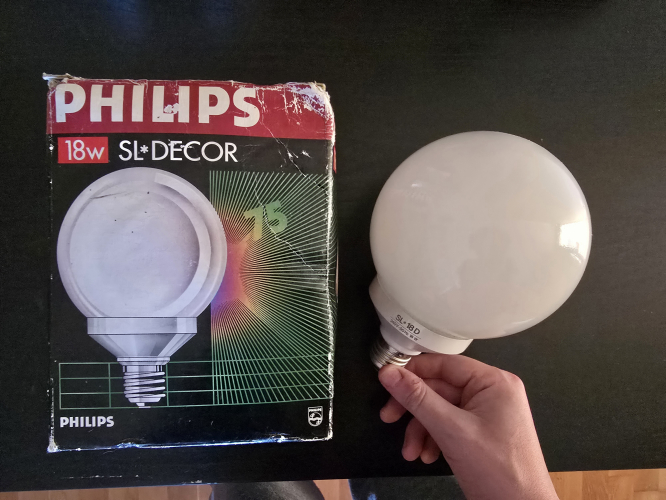 Philips 18W SL Decor 
This was also found at the car boot sale back in summer 2018 - this was my first magnetic ballasted CFL to come into my collection 
