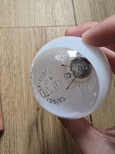 Wissot Claude 25W low voltage GLS bulb
Top view
