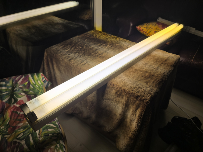 Crompton Sovereign 5ft twin tube fluorescent fixture lit up
Came with a plug so had the quick opportunity to show it lit up 

My mum happened to see it and she said the light output is lower than the Philips Streamlite 40W on the conservatory ceiling and I said to her it is because the tubes are worn out phosphor wise 

Still nice though
