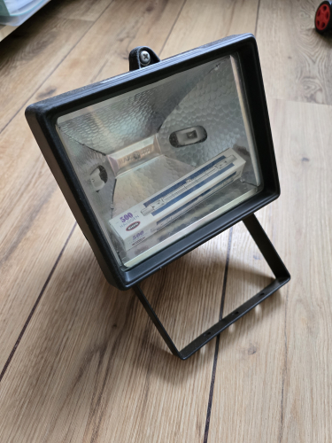 Alpha brand 500W Halogen floodlight 
From car boot sale today

No PIR sensor so it must have an accessible switch indoors 
