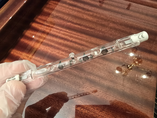 230W linear halogen EOL
This went EOL like after 2 years of use in my mum's halogen upright that she has by her piano
