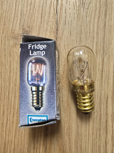 Crompton 15w fridge bulb
Got this from the car boot sale along with the BELL 25w opal externally ceramic coated candle bulb
