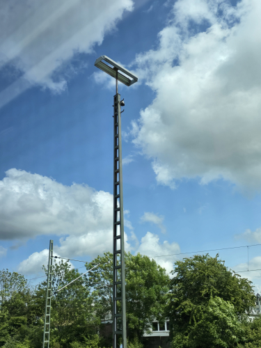 Fluorescent train track lighting 
Whilst on my way to Wernigerode 
