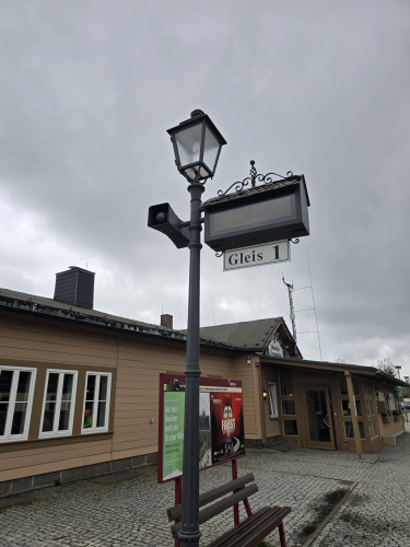 RSL 1 replacement platform light
These what I presume to be HPS/SON-E are replacing the RSL 1 MV posttop lanterns on the narrow gauge railway. Fortunately there are still plenty of the RSL 1 lanterns that are in large quantities to this day which I never expected 
